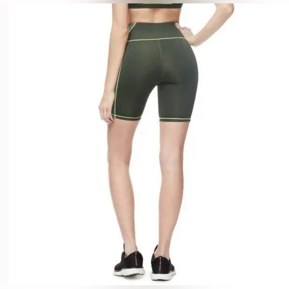 GOOD AMERICAN the dual life tonal biker shorts in heathered forest size 0 - Picture 10 of 14